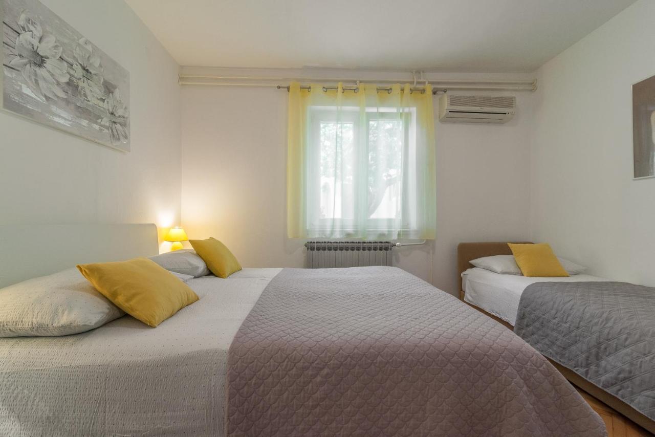 Apartments Tolic Biograd Na Moru Exterior photo