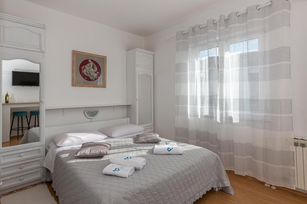 Apartments Tolic Biograd Na Moru Exterior photo