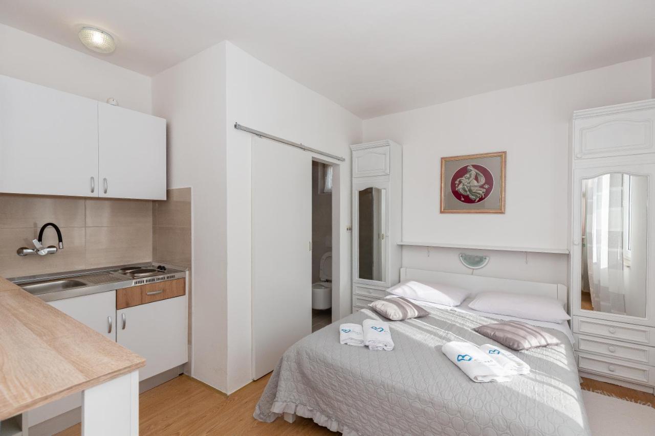 Apartments Tolic Biograd Na Moru Exterior photo