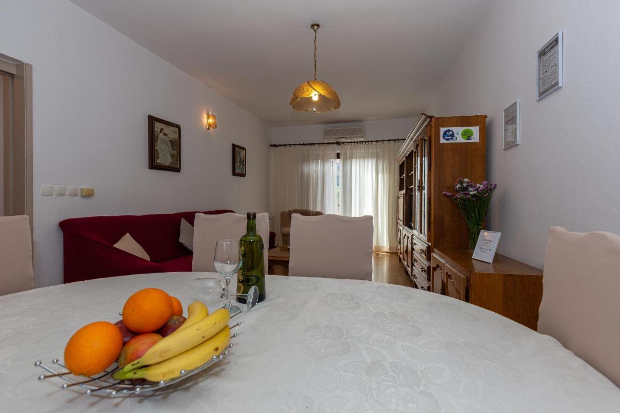 Apartments Tolic Biograd Na Moru Exterior photo