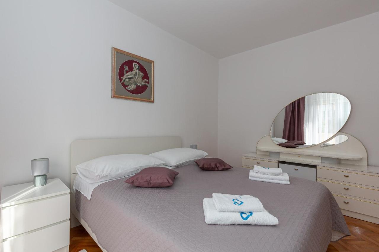 Apartments Tolic Biograd Na Moru Exterior photo