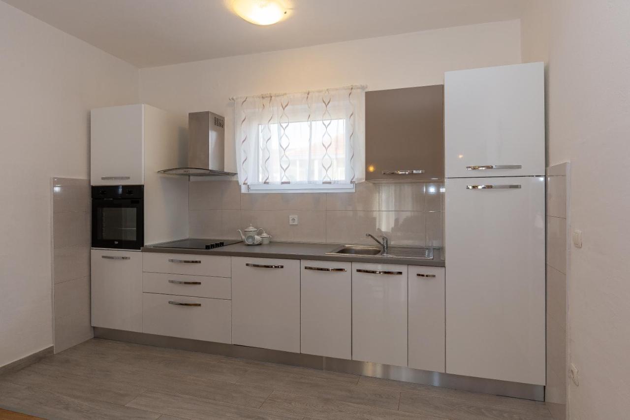 Apartments Tolic Biograd Na Moru Exterior photo