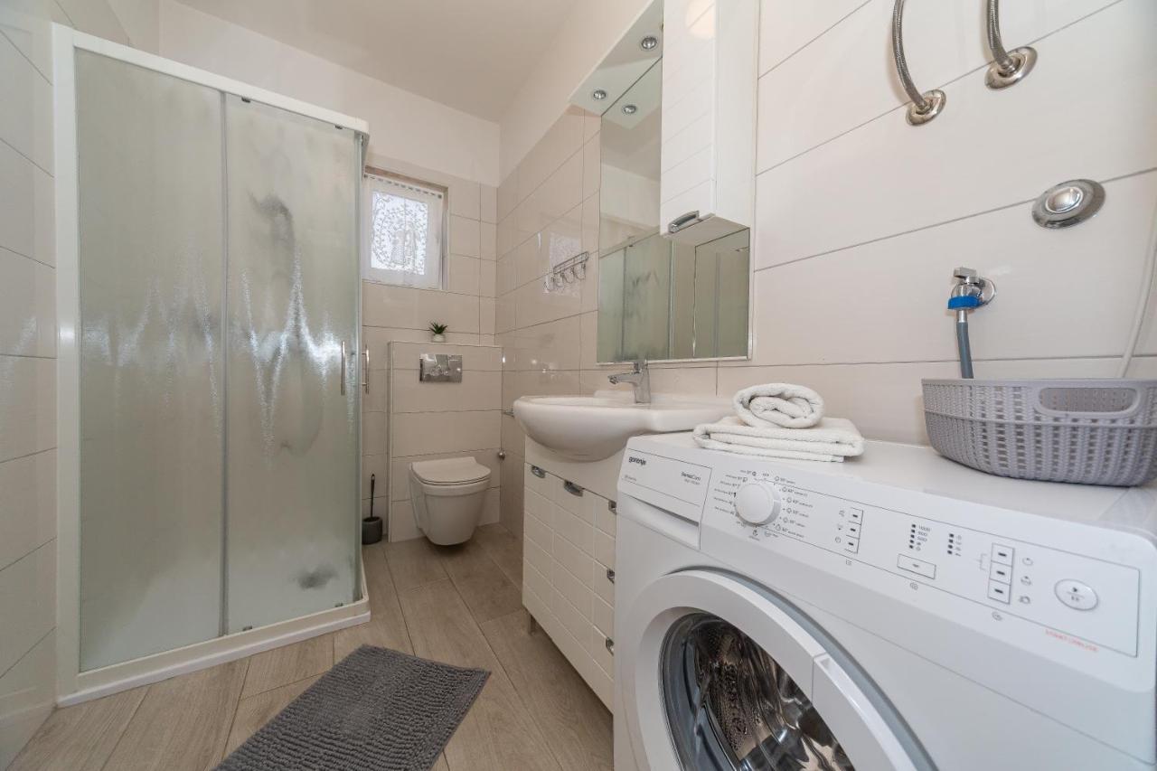 Apartments Tolic Biograd Na Moru Exterior photo